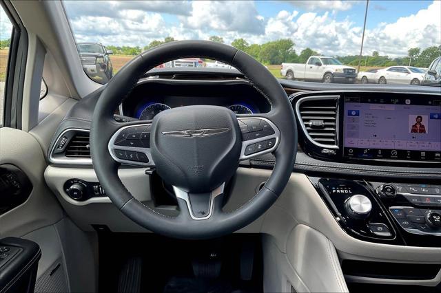 Used 2022 Chrysler Pacifica For Sale in Olive Branch, MS