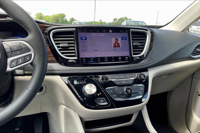 Used 2022 Chrysler Pacifica For Sale in Olive Branch, MS