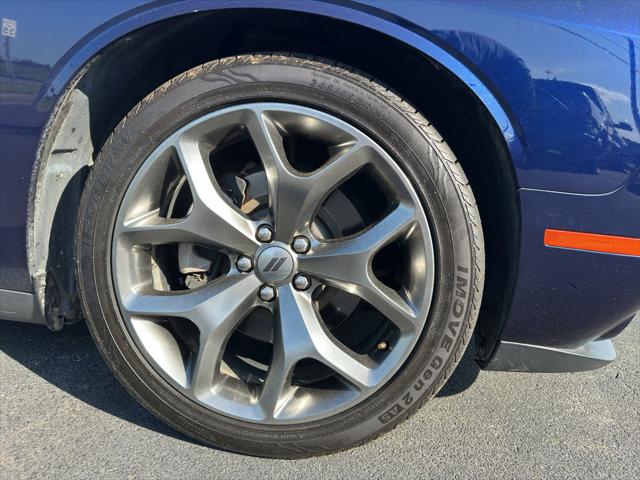 2017 Dodge Challenger SXT Plus