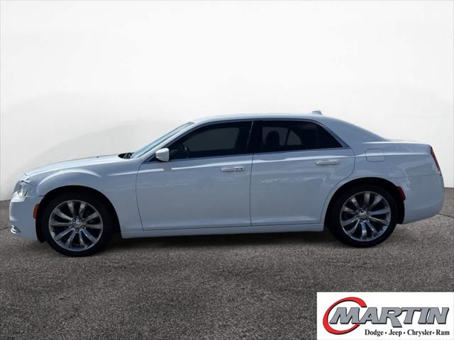 2020 Chrysler 300 Touring L