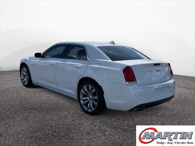 2020 Chrysler 300 Touring L