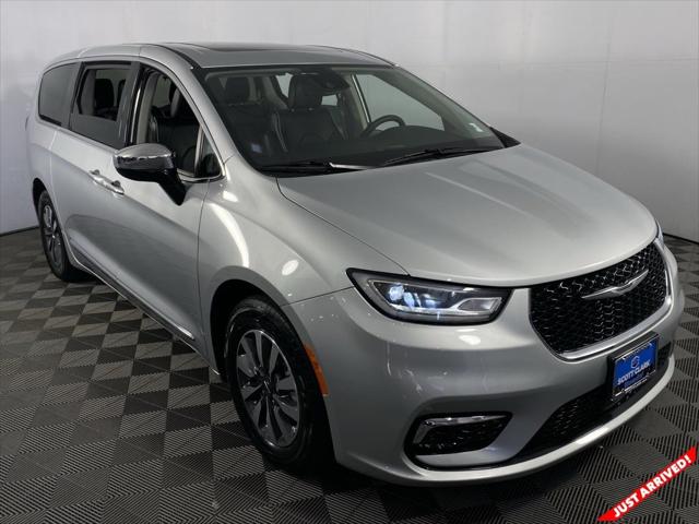 2023 Chrysler Pacifica Hybrid Limited