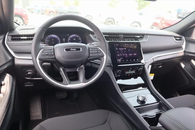 2025 Jeep Grand Cherokee Laredo X 4x4