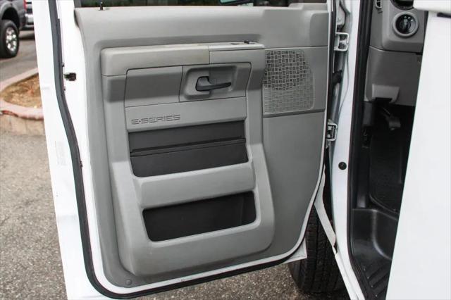 2014 Ford E-350 Cutaway E-350