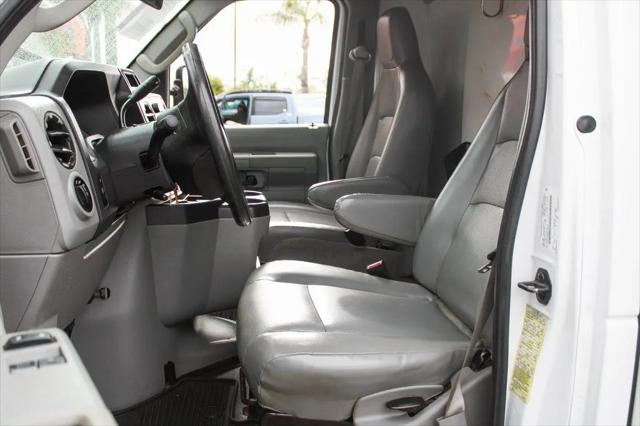 2014 Ford E-350 Cutaway E-350