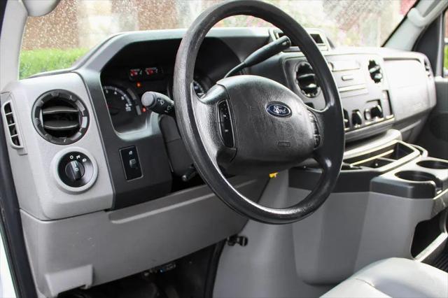 2014 Ford E-350 Cutaway E-350
