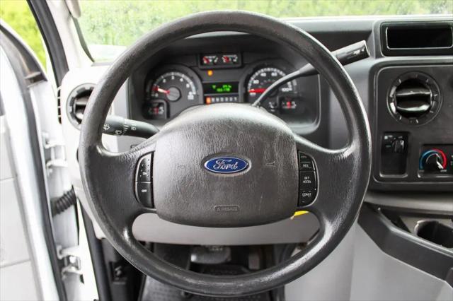 2014 Ford E-350 Cutaway E-350