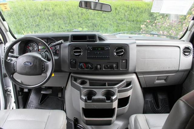 2014 Ford E-350 Cutaway E-350