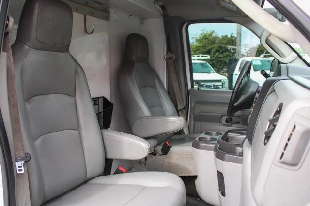 2014 Ford E-350 Cutaway E-350