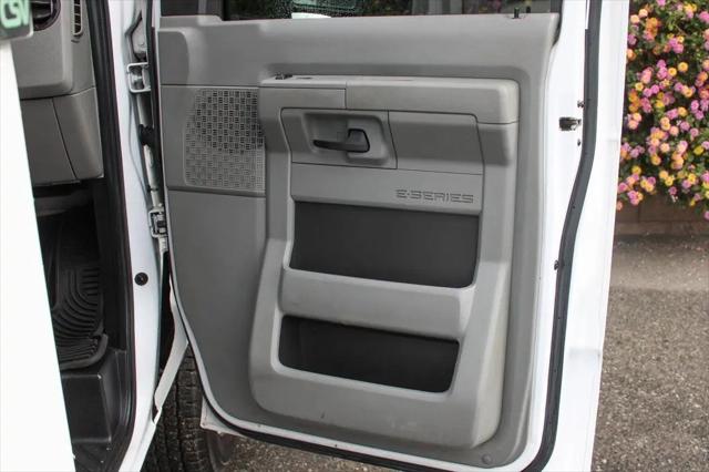 2014 Ford E-350 Cutaway E-350