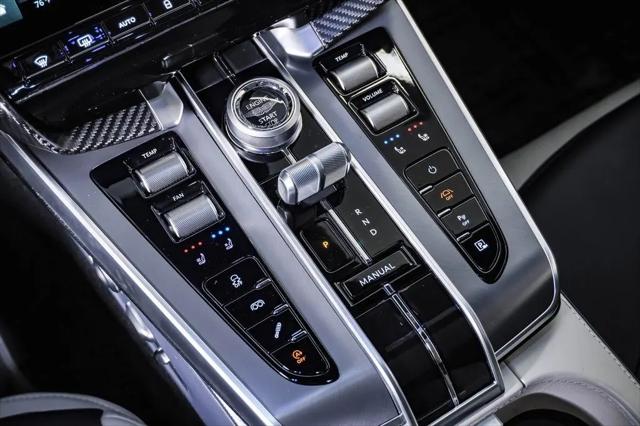 2025 Aston Martin Vanquish Coupe