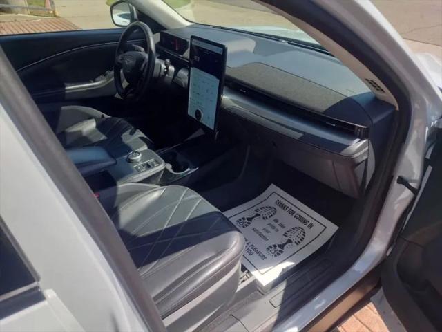 2022 Ford Mustang Mach-E Select