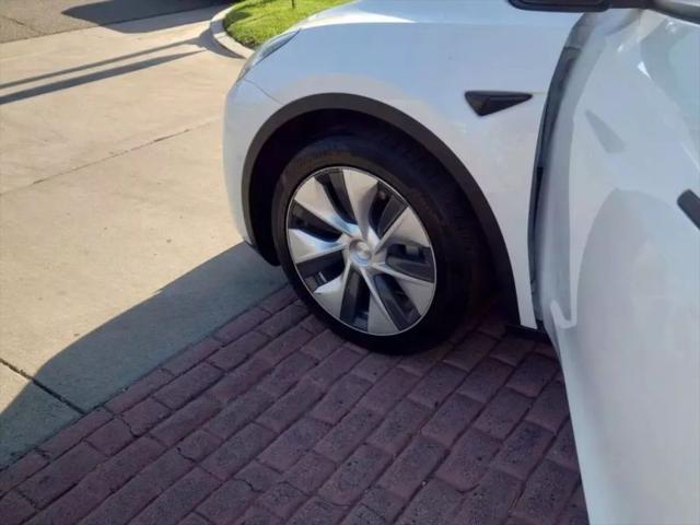 2022 Tesla Model Y Long Range Dual Motor All-Wheel Drive