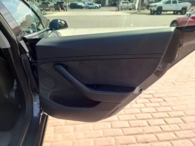 2022 Tesla Model 3 Rear-Wheel Drive