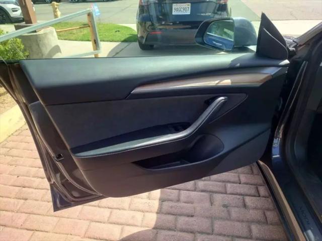 2022 Tesla Model 3 Rear-Wheel Drive