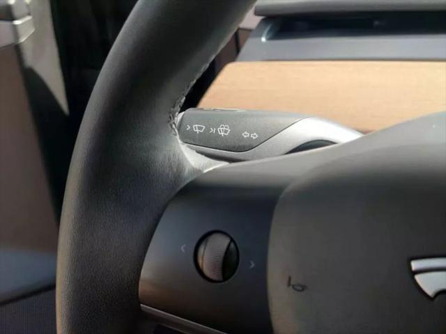 2022 Tesla Model 3 Rear-Wheel Drive