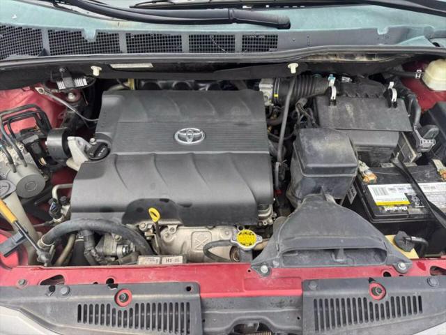 2014 Toyota Sienna XLE V6 8 Passenger