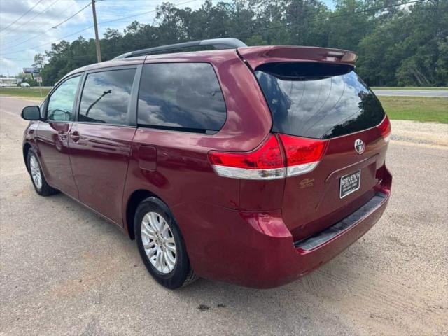 2014 Toyota Sienna XLE V6 8 Passenger