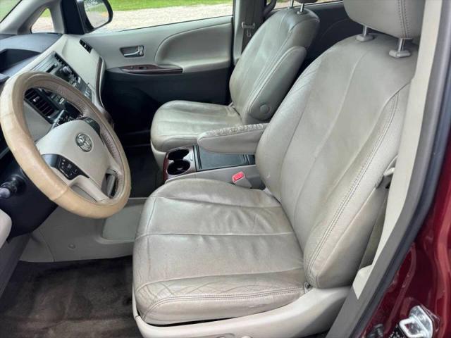 2014 Toyota Sienna XLE V6 8 Passenger