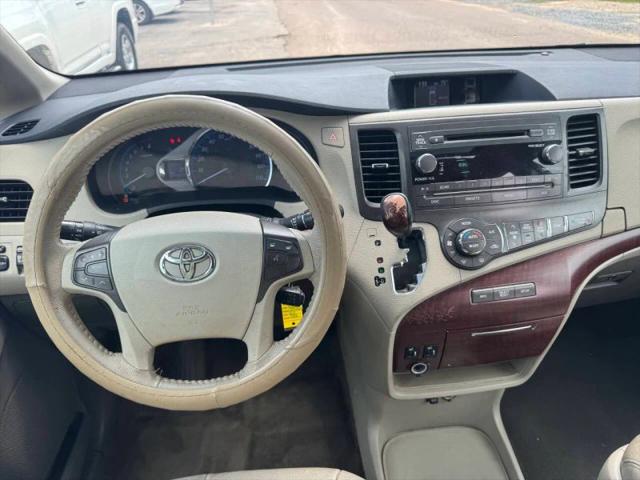 2014 Toyota Sienna XLE V6 8 Passenger