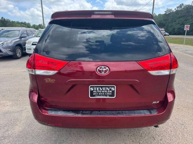 2014 Toyota Sienna XLE V6 8 Passenger
