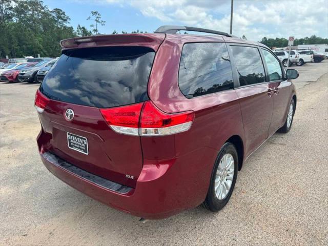 2014 Toyota Sienna XLE V6 8 Passenger