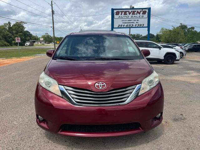 2014 Toyota Sienna XLE V6 8 Passenger