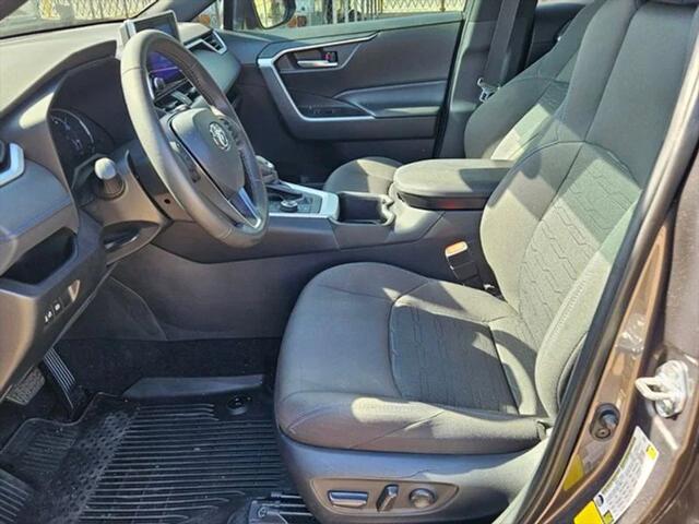 2024 Toyota RAV4 Hybrid SE