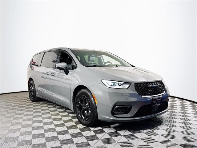 2023 Chrysler Pacifica Hybrid Touring L
