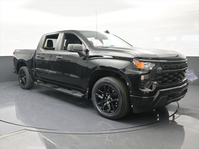 2023 Chevrolet Silverado 1500 4WD Crew Cab Short Bed Custom