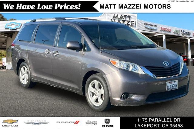 2013 Toyota Sienna LE V6 8 Passenger