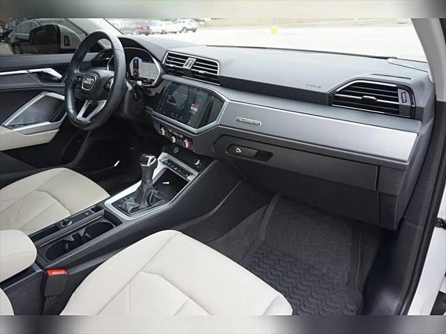 2020 Audi Q3 Premium Plus 45 TFSI S line quattro Tiptronic