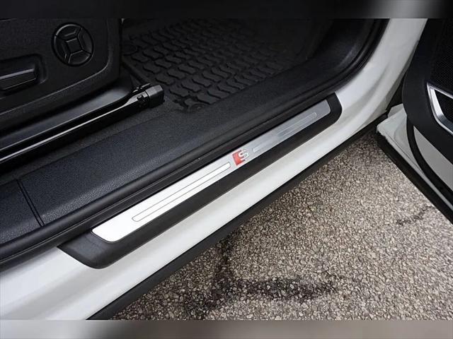 2020 Audi Q3 Premium Plus 45 TFSI S line quattro Tiptronic