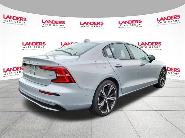 2024 Volvo S60 B5 Plus Dark Theme