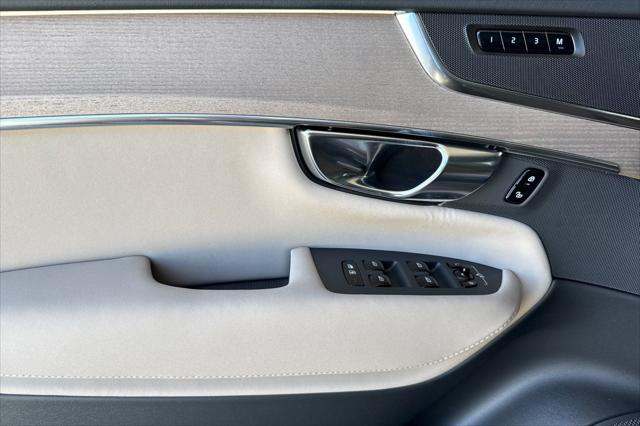 2025 Volvo XC90 B6 Core