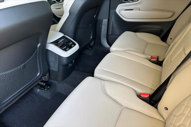 2025 Volvo XC90 B6 Core