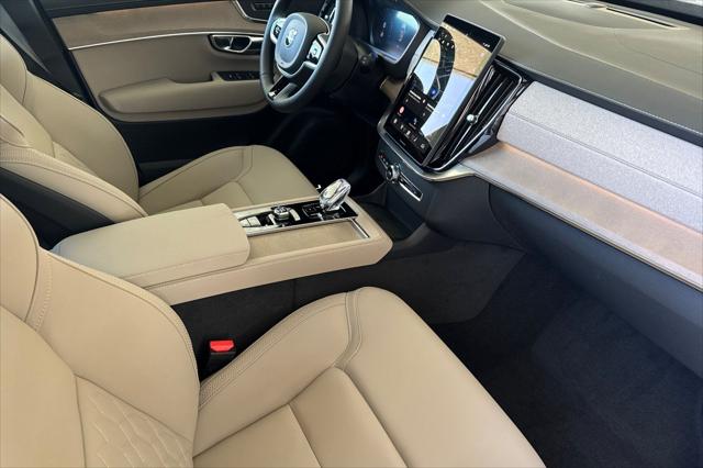 2025 Volvo XC90 B6 Core