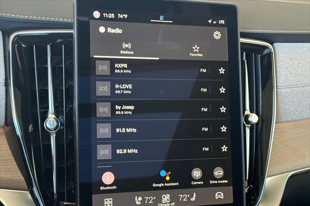 2025 Volvo XC90 B6 Core