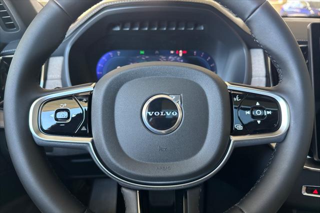 2025 Volvo XC90 B6 Core