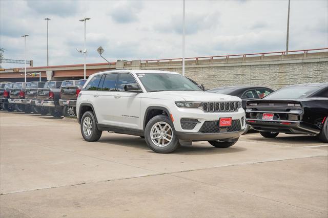 2025 Jeep Grand Cherokee GRAND CHEROKEE LAREDO X 4X4