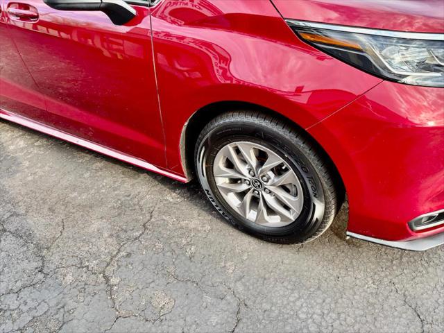 2022 Toyota Sienna LE