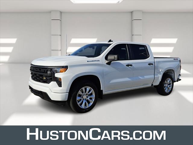 2022 Chevrolet Silverado 1500 4WD Crew Cab Short Bed Custom