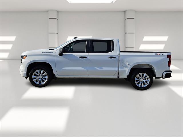 2022 Chevrolet Silverado 1500 4WD Crew Cab Short Bed Custom