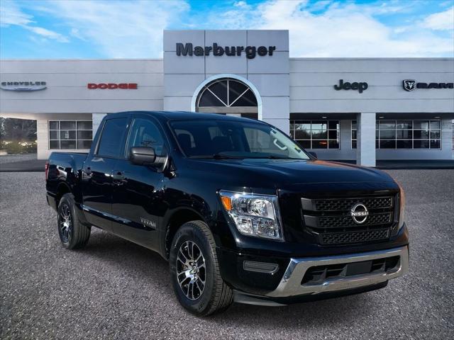 2023 Nissan TITAN Crew Cab SV 4x2