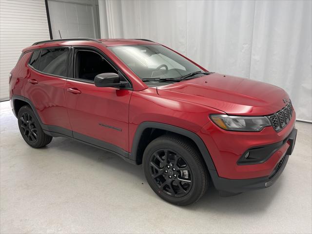 2025 Jeep Compass COMPASS LATITUDE 4X4
