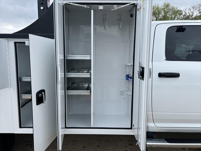 2024 RAM Ram 5500 Chassis Cab RAM 5500 TRADESMAN CHASSIS CREW CAB 4X4 84 CA