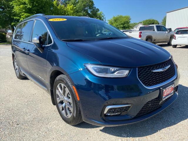 2023 Chrysler Pacifica Hybrid Pinnacle
