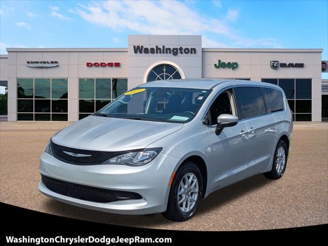2023 Chrysler Voyager LX