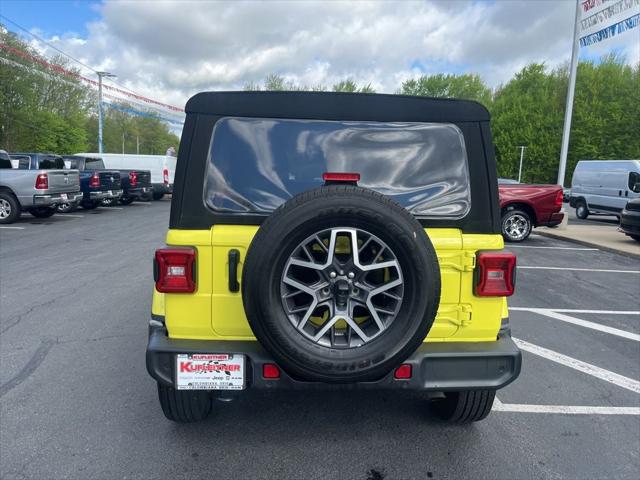 2024 Jeep Wrangler 4-Door Sahara 4x4