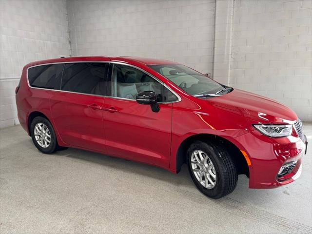 2025 Chrysler Pacifica PACIFICA SELECT